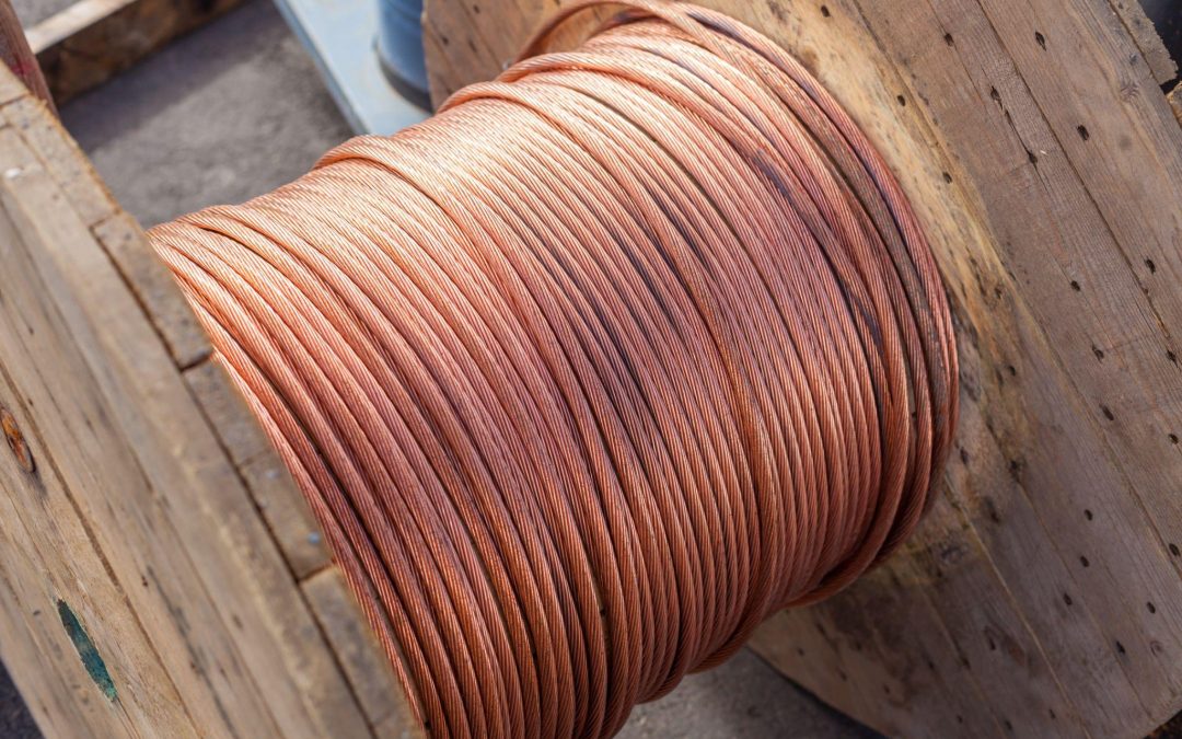 Quais são as principais aplicações das cordoalhas em aço cobreado?